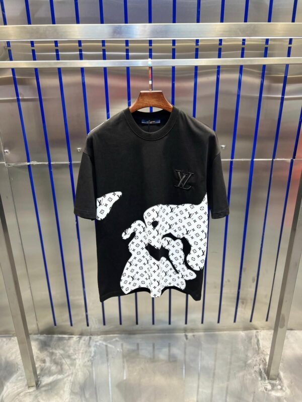 Camiseta Louis Vuitton oversize