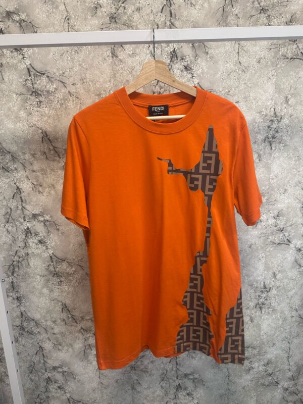 camiseta fendi