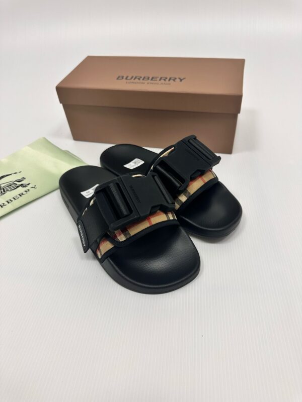 Sandalia Burberry