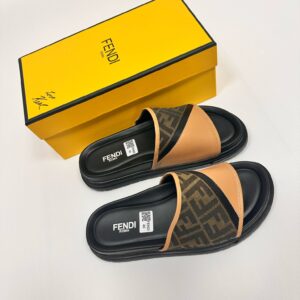 Sandalia Fendi