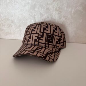 gorra fendi
