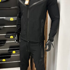 chandal nike tech 2025