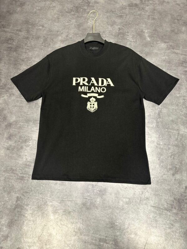 camiseta prada